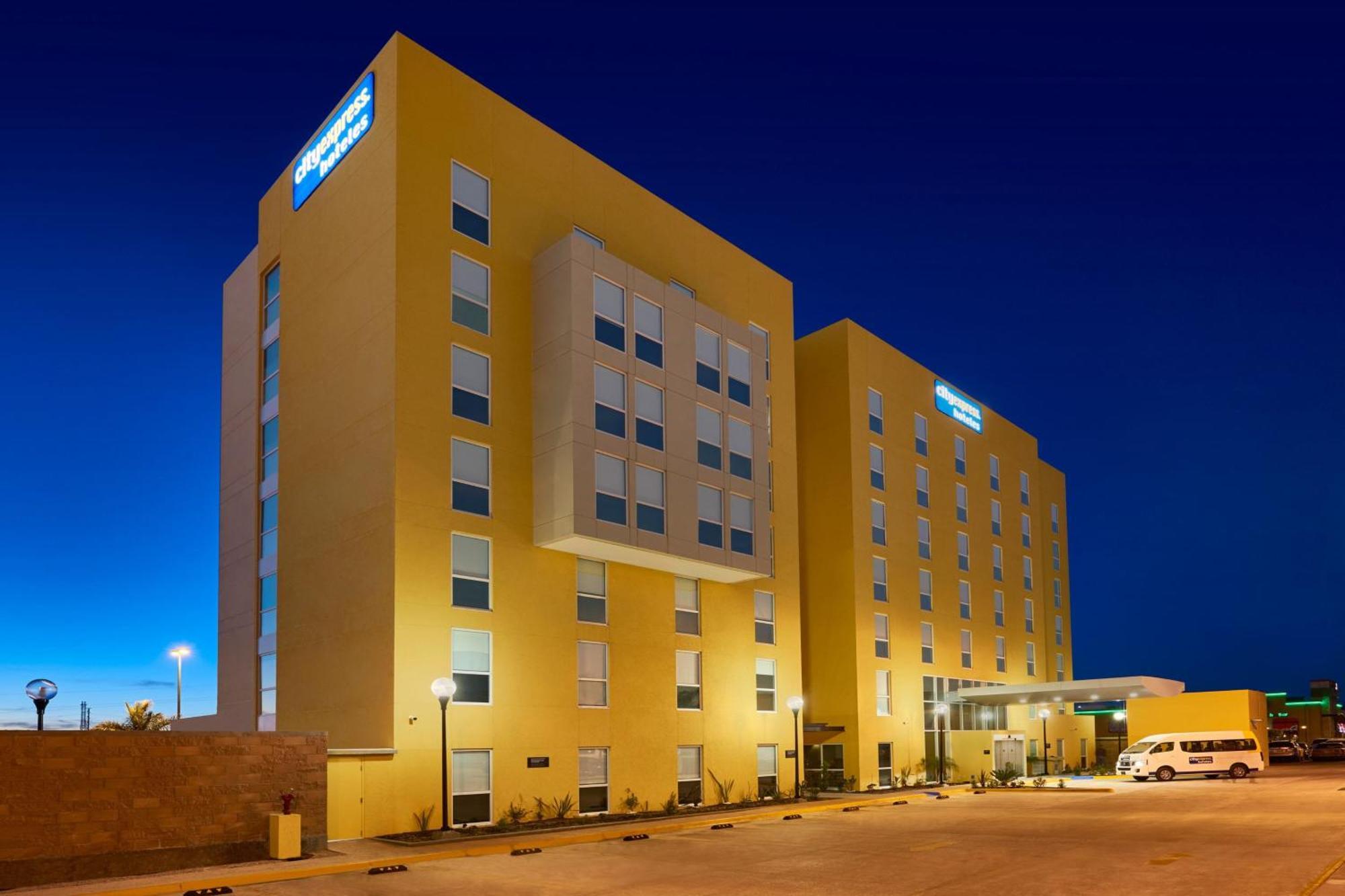 City Express By Marriott Rosarito Exterior photo